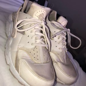 WORN Nike Air Huarache Run Women’s Shoes Size 10.